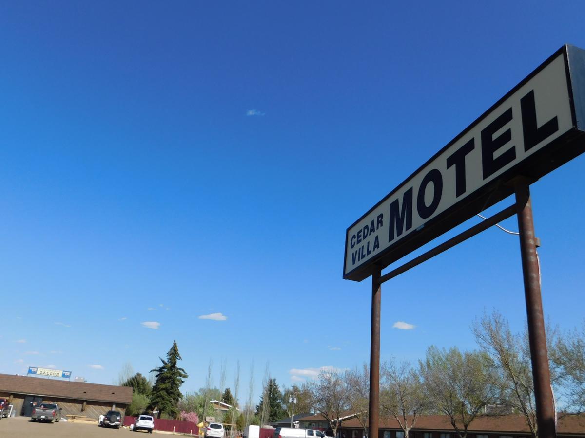 Cedar Villa Motel Foremost Buitenkant foto